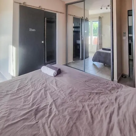 Gorgeous In With Kitchen Hébergement de vacances Rognac