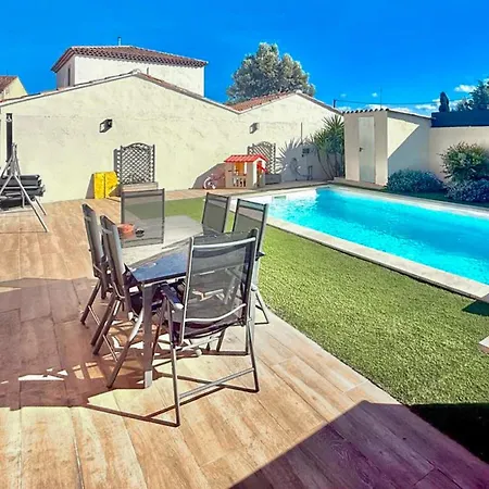 Hébergement de vacances Gorgeous In With Kitchen Rognac